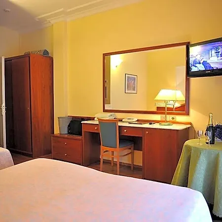 Benessere Fiorita מלון 3*